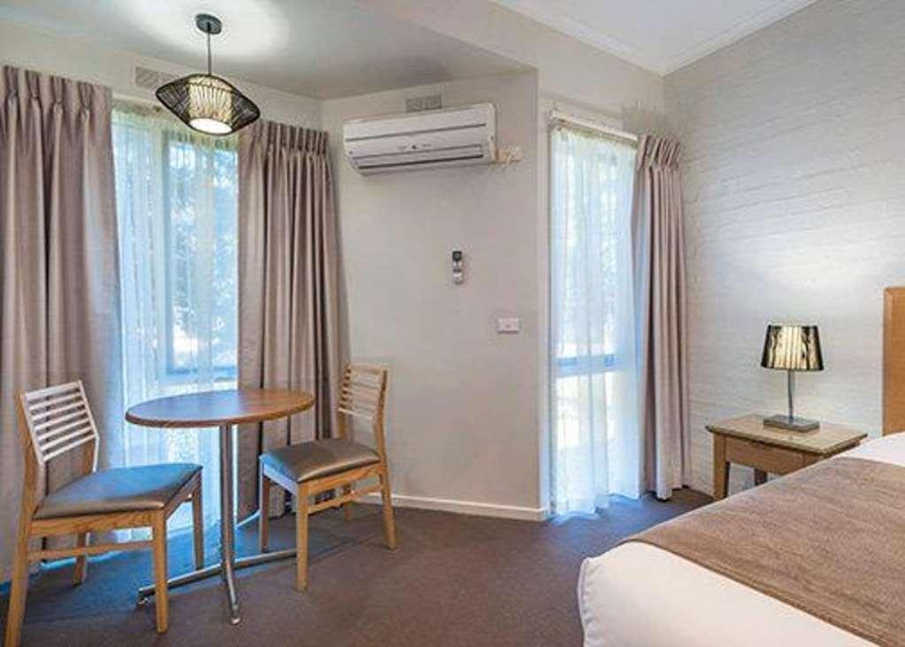 Comfort Inn Coach & Bushmans Seymour Room photo